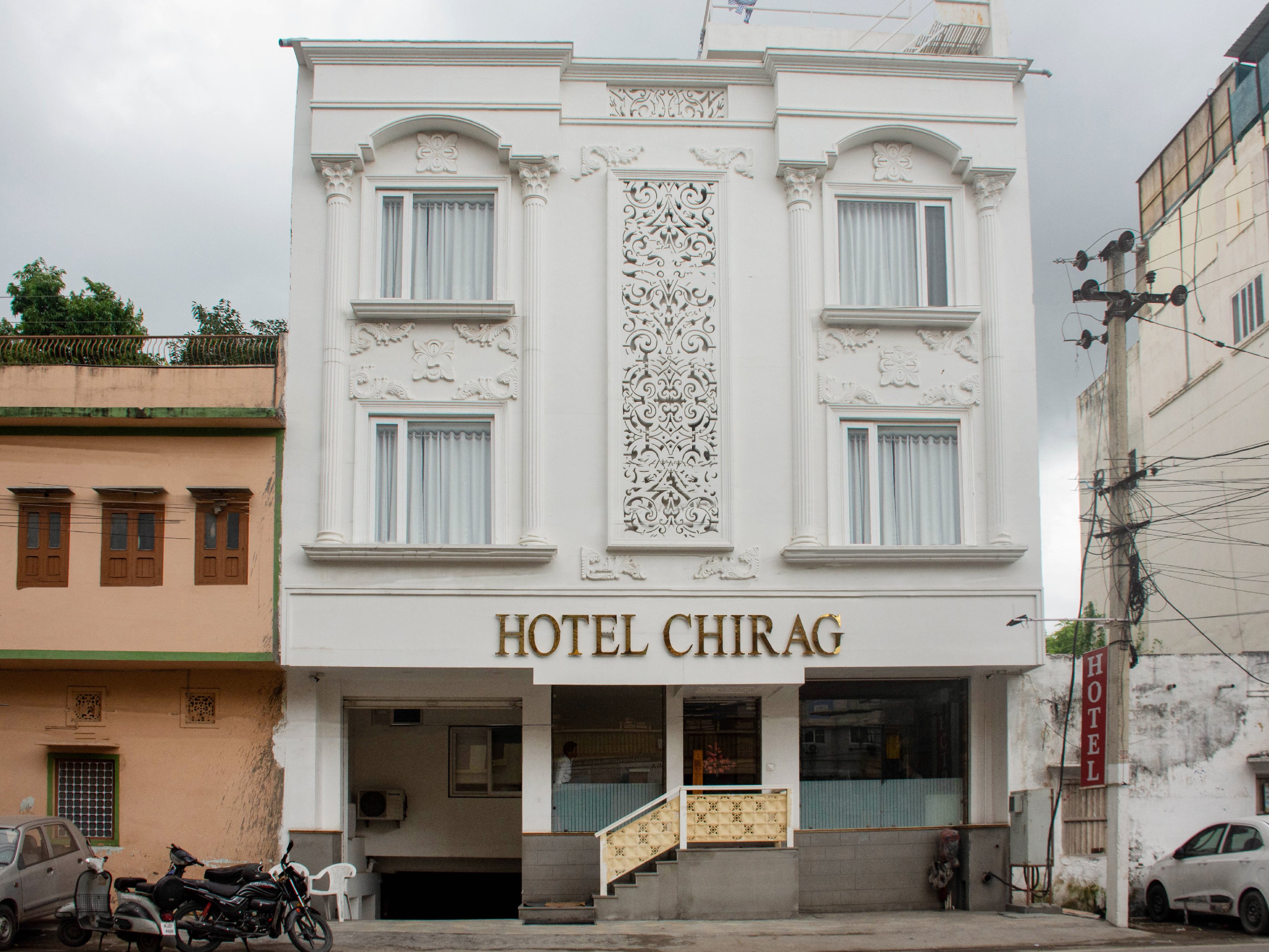 Hotel Chirag