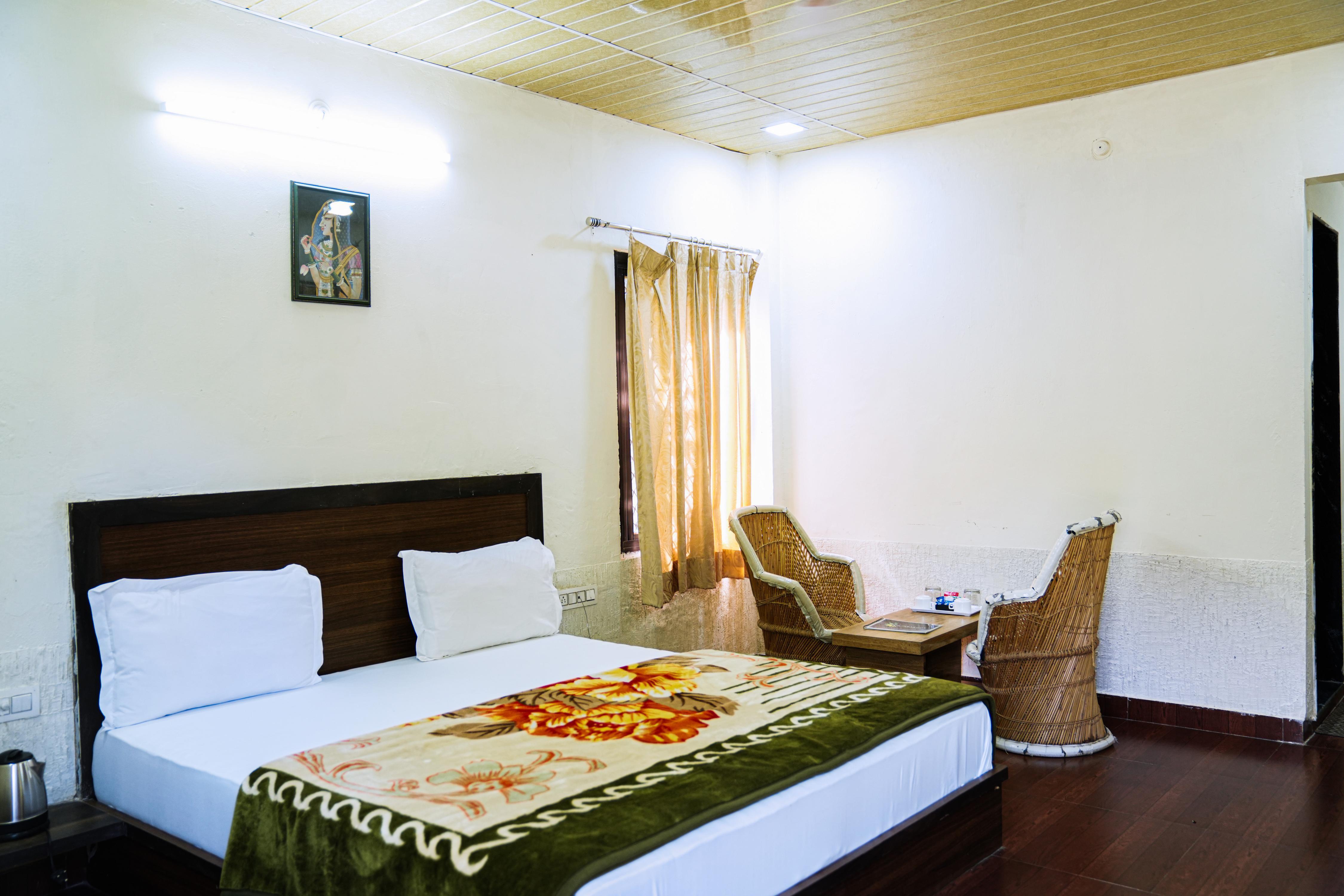 Chitrakoot Garden and Resorts - Tap to explore photos