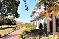 Address of Chitrakoot Garden and Resorts