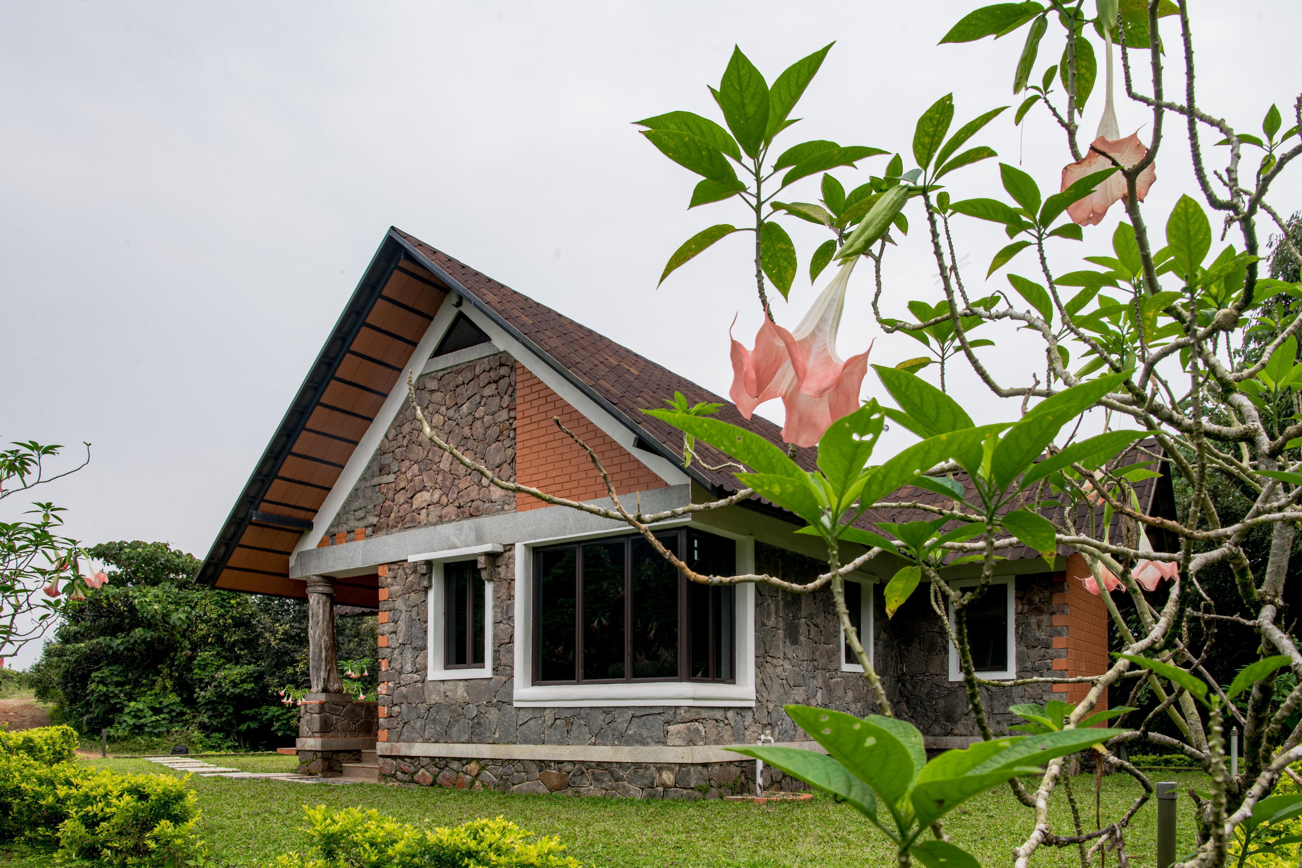 Vagamon Heights Villa | Rooms & Restaurant