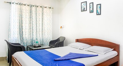 RI-SUN HOMESTAY Room Type - Double King Room with shared bathroom (NON AC)