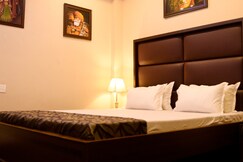 Address of Hotel MM
