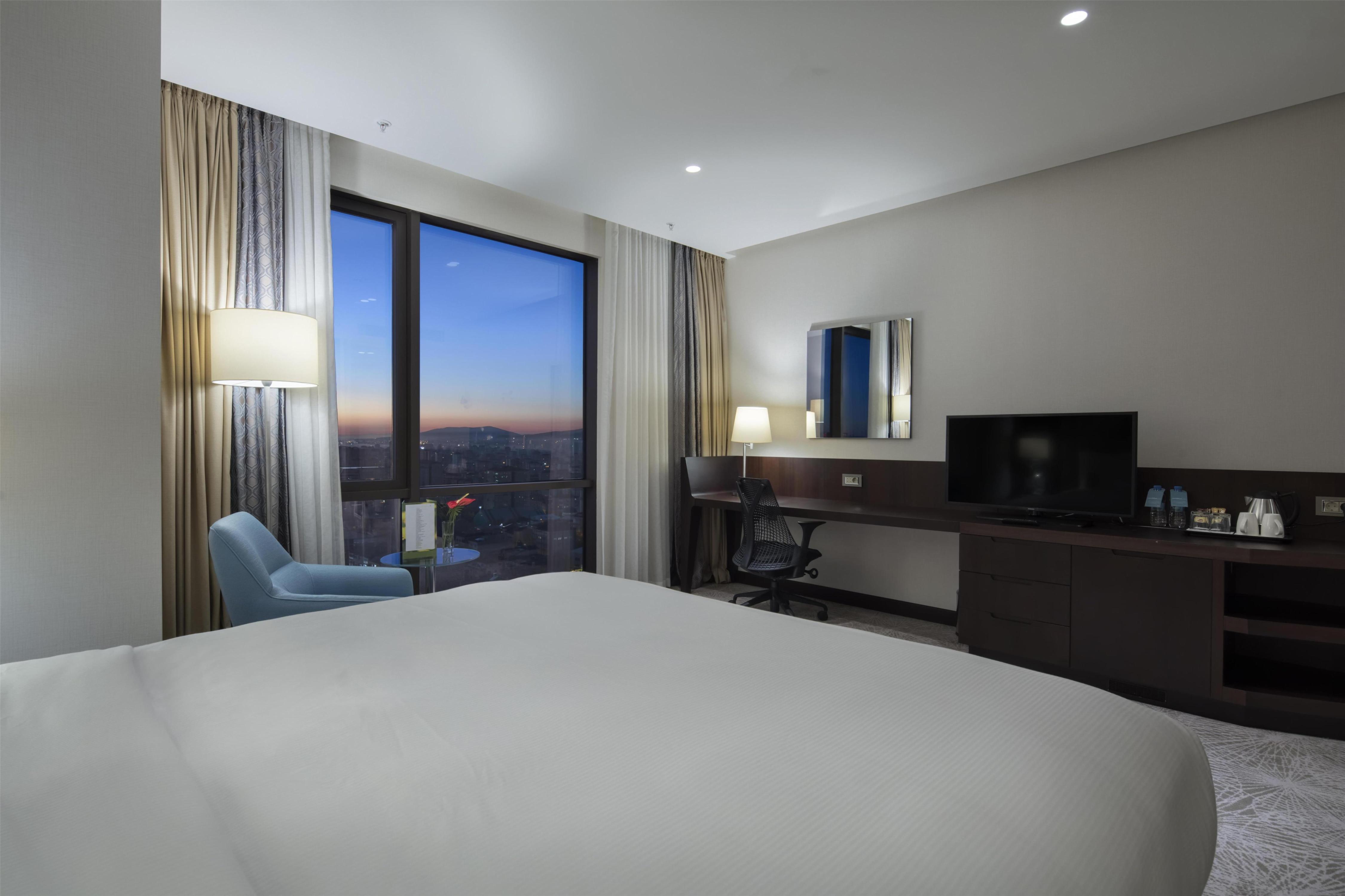 DoubleTree by Hilton Istanbul Umraniye Room Type - KING DELUXE ROOM
