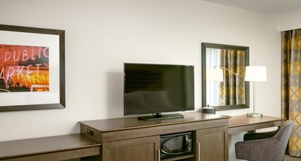 Hampton Inn & Suites by Hilton Seattle/Northgate Room Type - 2 QNS ACCESSIBLE W TUB NS