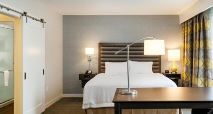 Hampton Inn & Suites by Hilton Seattle/Northgate Room Type - 1K HEARING ACC STU STE NS