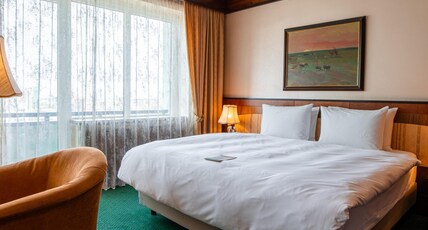 Rahat Palace Hotel Room Type - Club King Deluxe Rahat Palace Hotel Room Type - Club King Deluxe