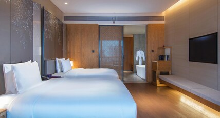Conrad Guangzhou Room Type - TWIN DELUXE ROOM RIVER VW