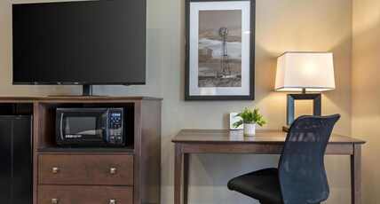 Best Western Plus Overland Inn Room Type - Accessible - 2 Queen, Mobility Accessible, Bathtub, Non-Smoking, Full Breakfast Best Western Plus Overland Inn Room Type - Accessible - 2 Queen, Mobility Accessible, Bathtub, Non-Smoking, Full Breakfast