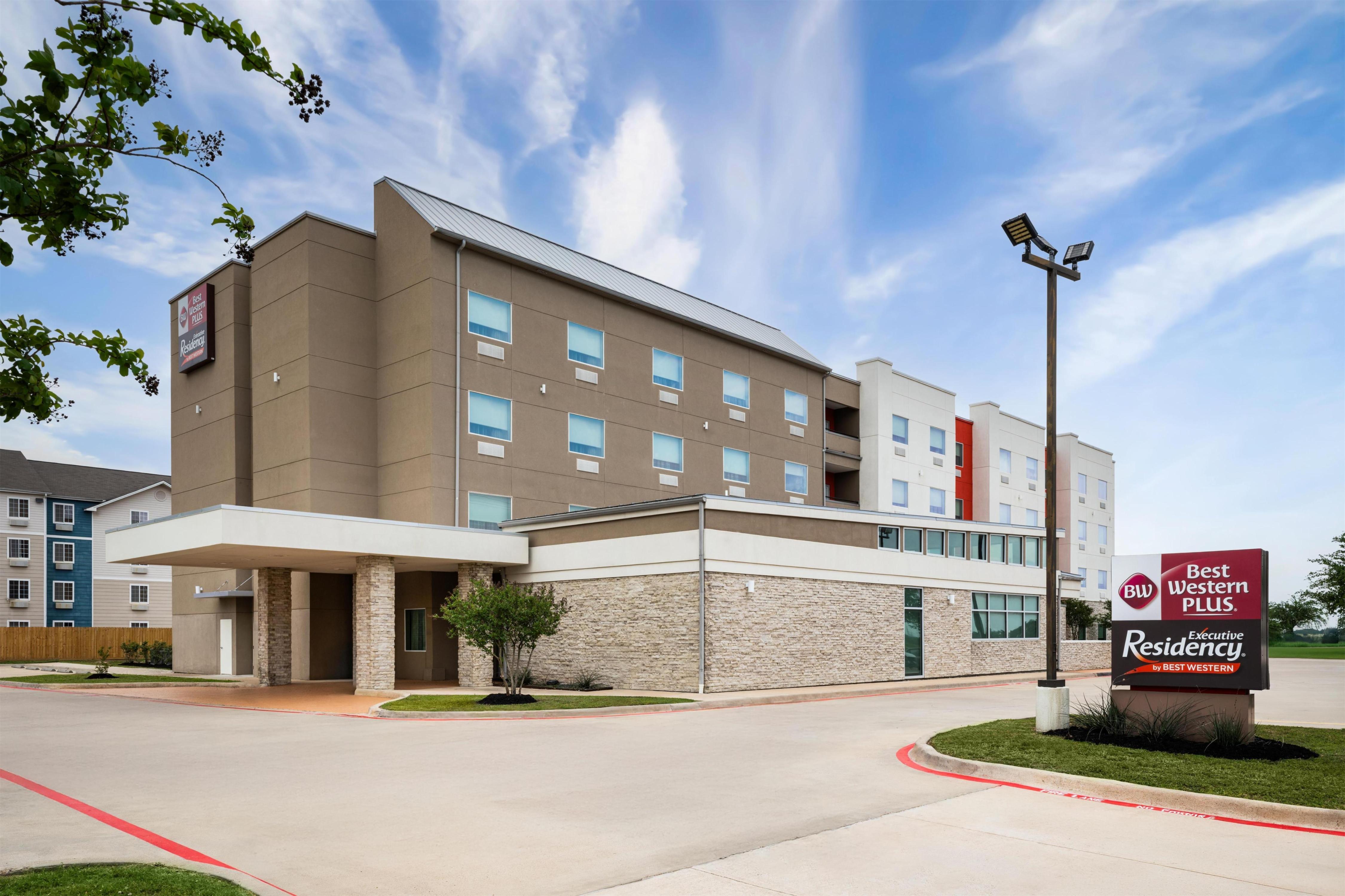 Best Western Plus Executive Residency Baytown - Tap to explore photos