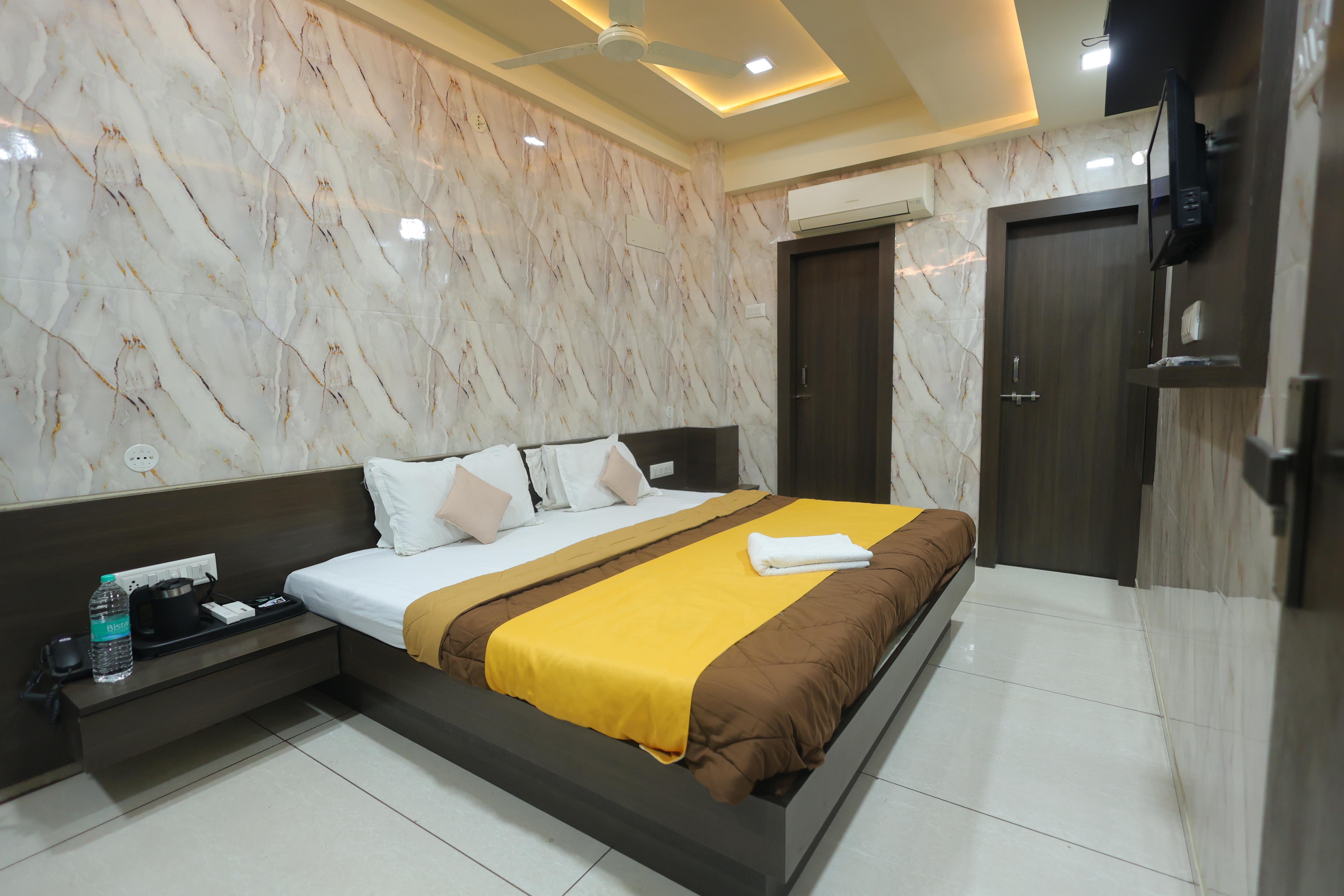 Hotel Hari Palace Room Type - Deluxe Room