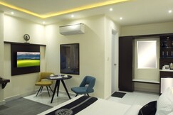 Mohan Tulip ( Oliive-the roof top lounge)