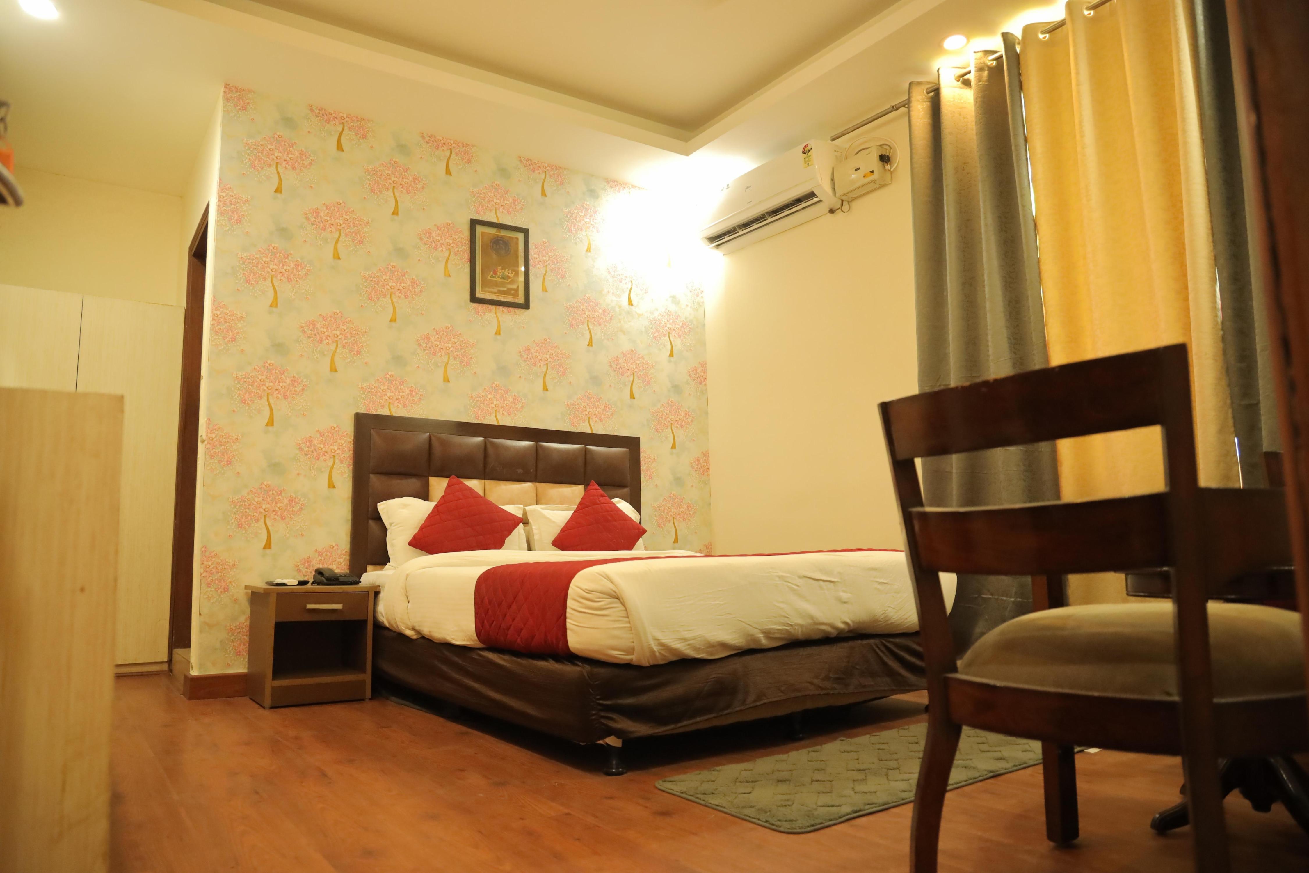 Hotel Nirvana Suites Jasola - Tap to explore photos