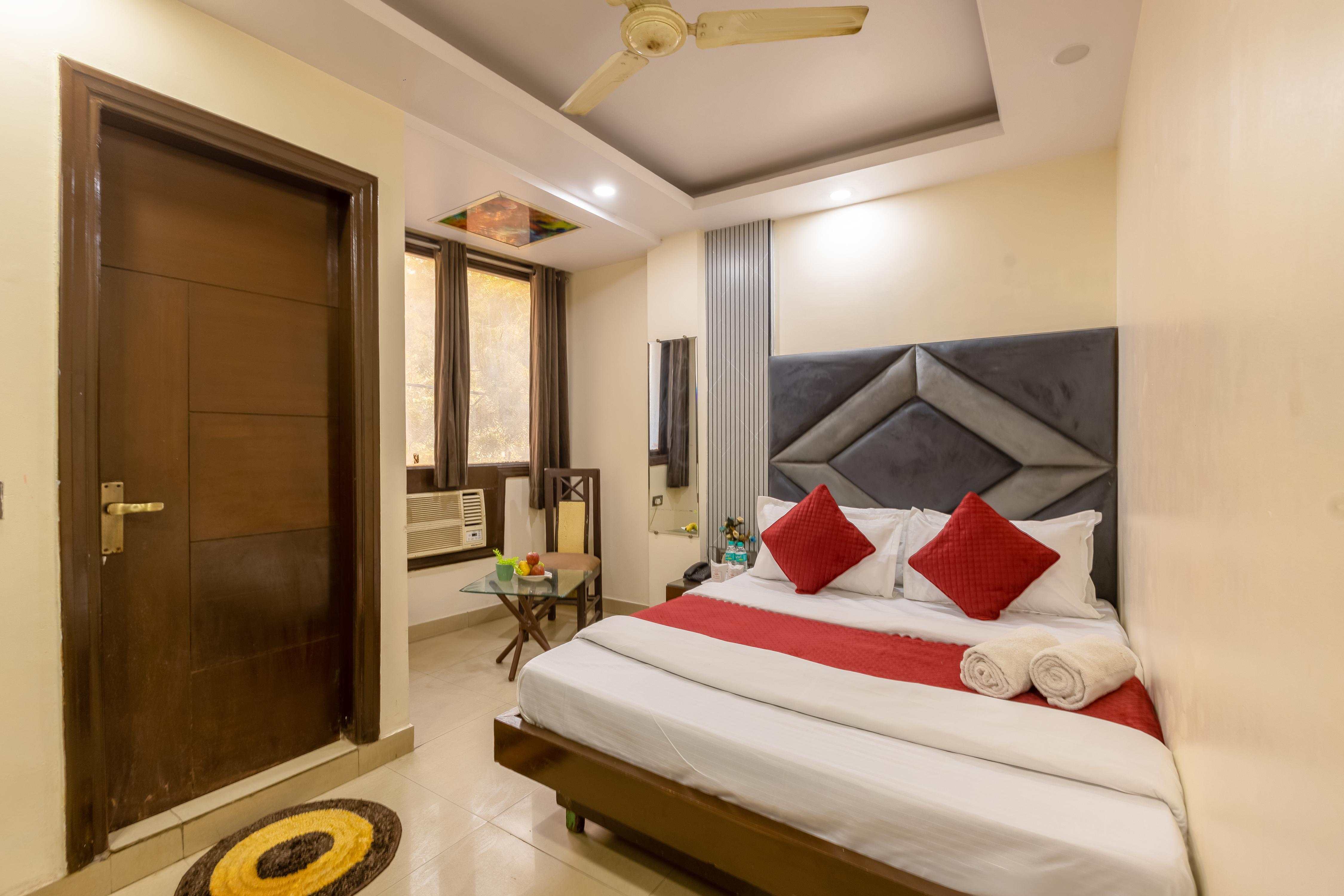 Hotel Shivam International 2 Min Walk From New Delhi Railway Station - Tap to explore photos