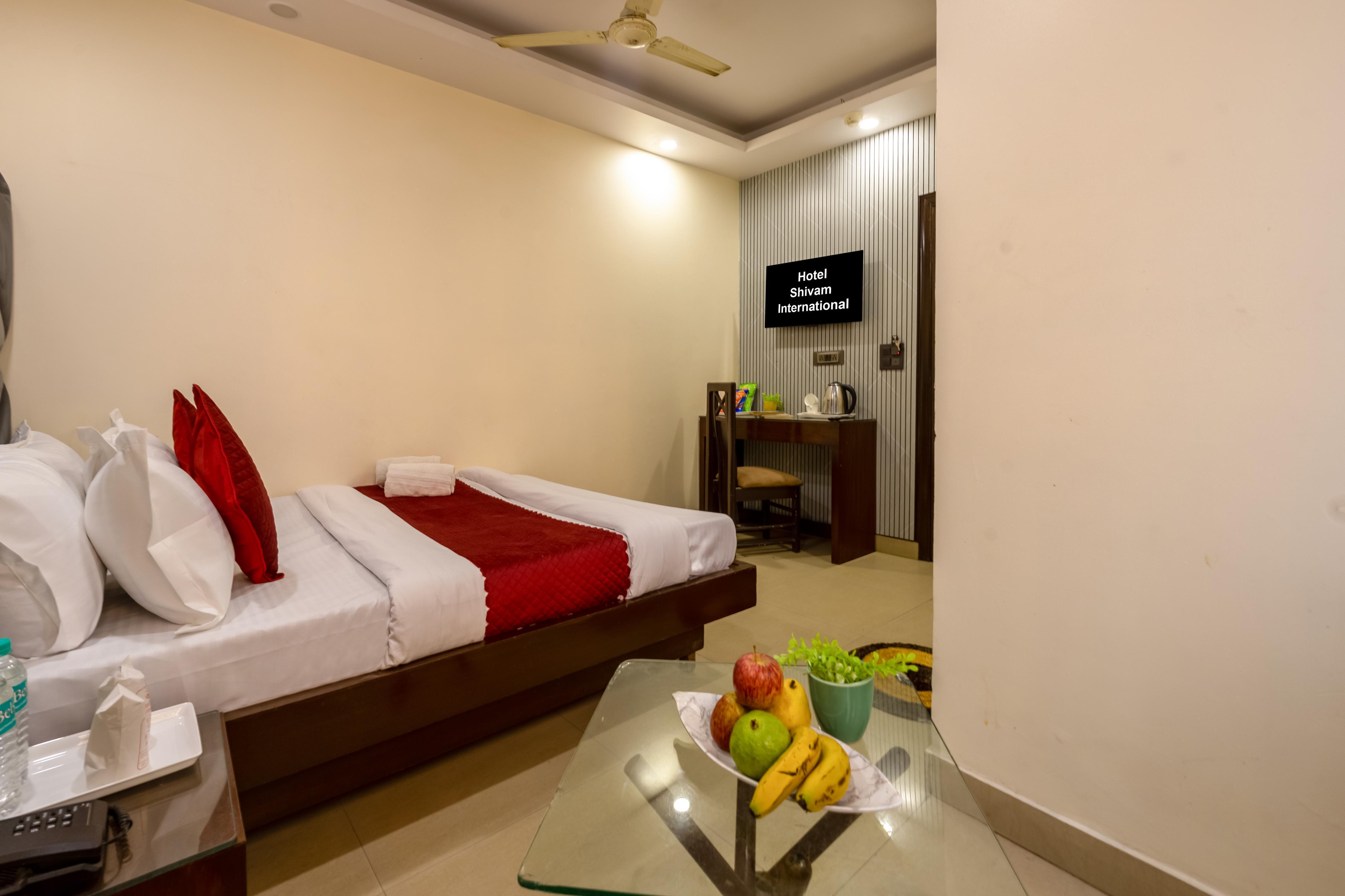 Hotel Shivam International 2 Min Walk From New Delhi Railway Station - Tap to explore photos