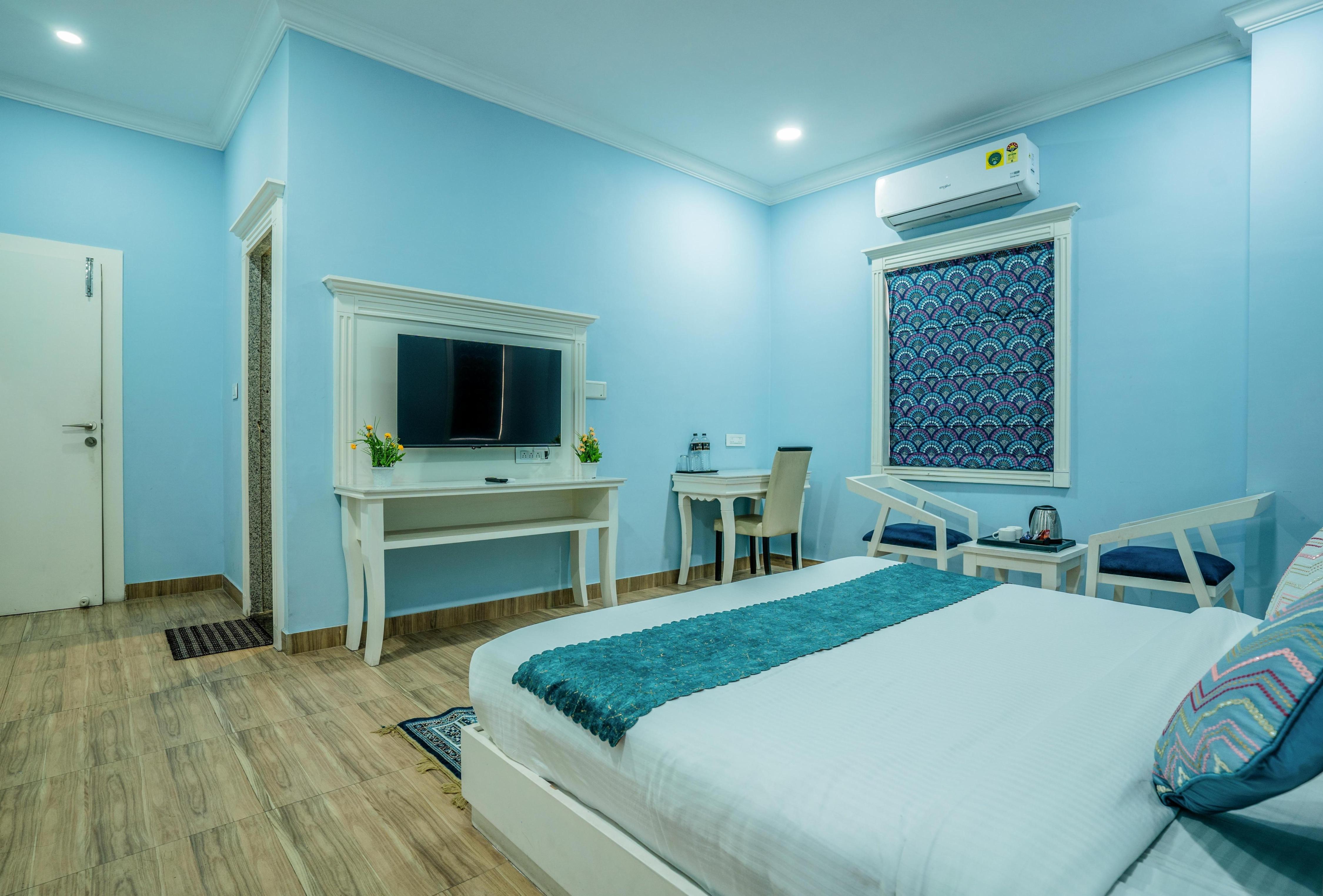 Tripli Hotels White Manor Room Type - Deluxe Room