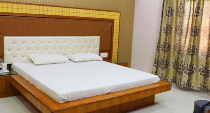 Hotel Panigrahan Only 10 Minutes Away from Railway Station Room Type - Suite With Garden View Hotel Panigrahan Only 10 Minutes Away from Railway Station Room Type - Suite With Garden View