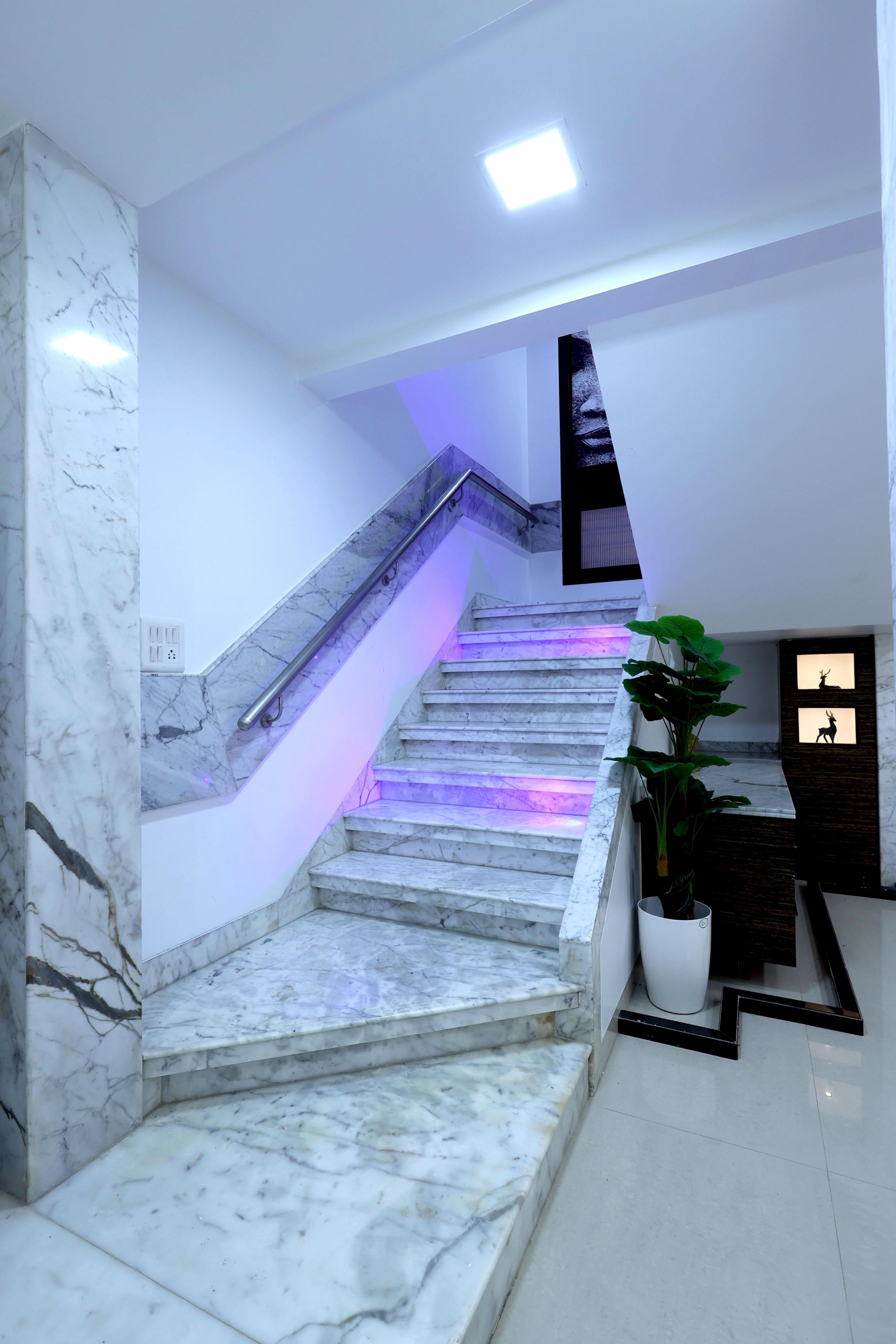 Luxe Villa - Kandivali East - Tap to explore photos