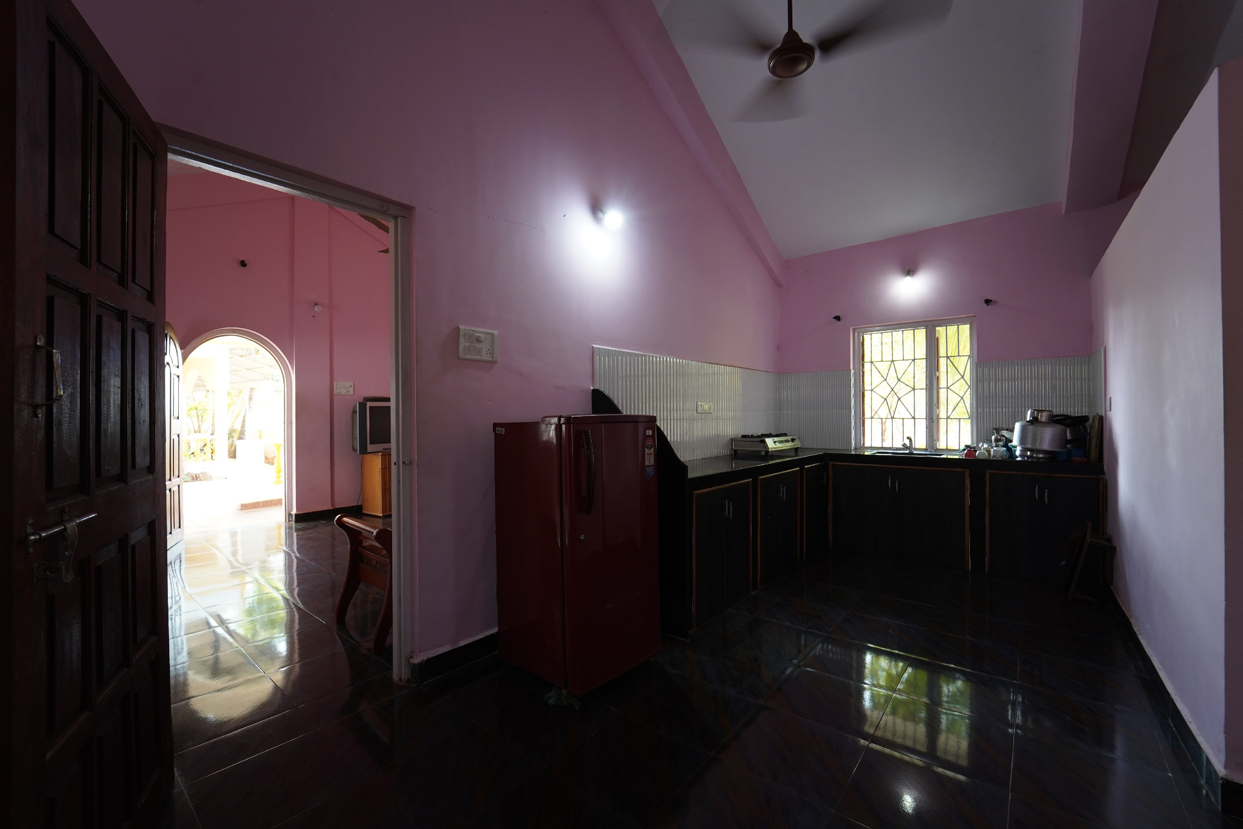 Rooms In Field View Residency - Tap to explore photos