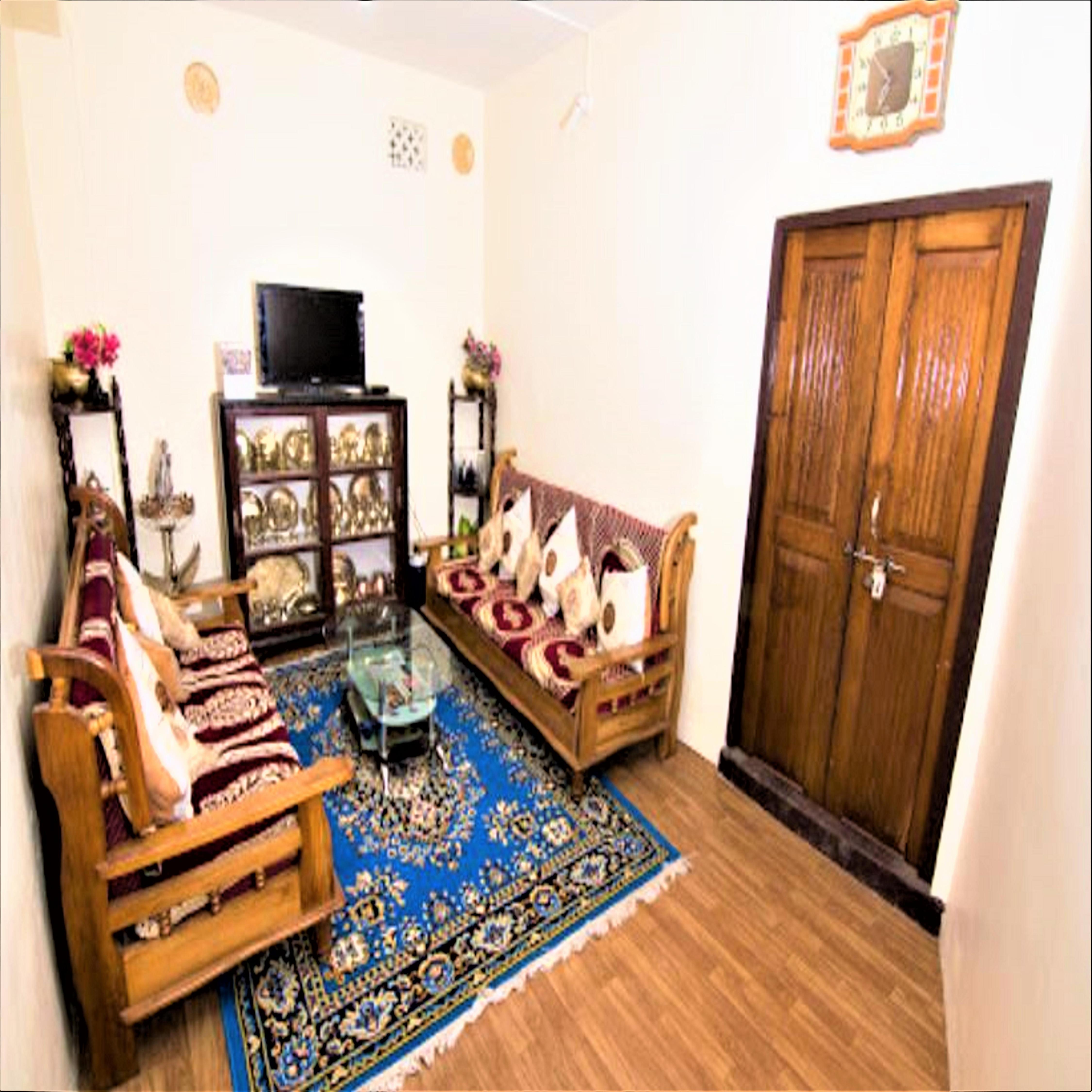 Vantage Point Homestay | Rooms & Caretaker - Tap to explore photos