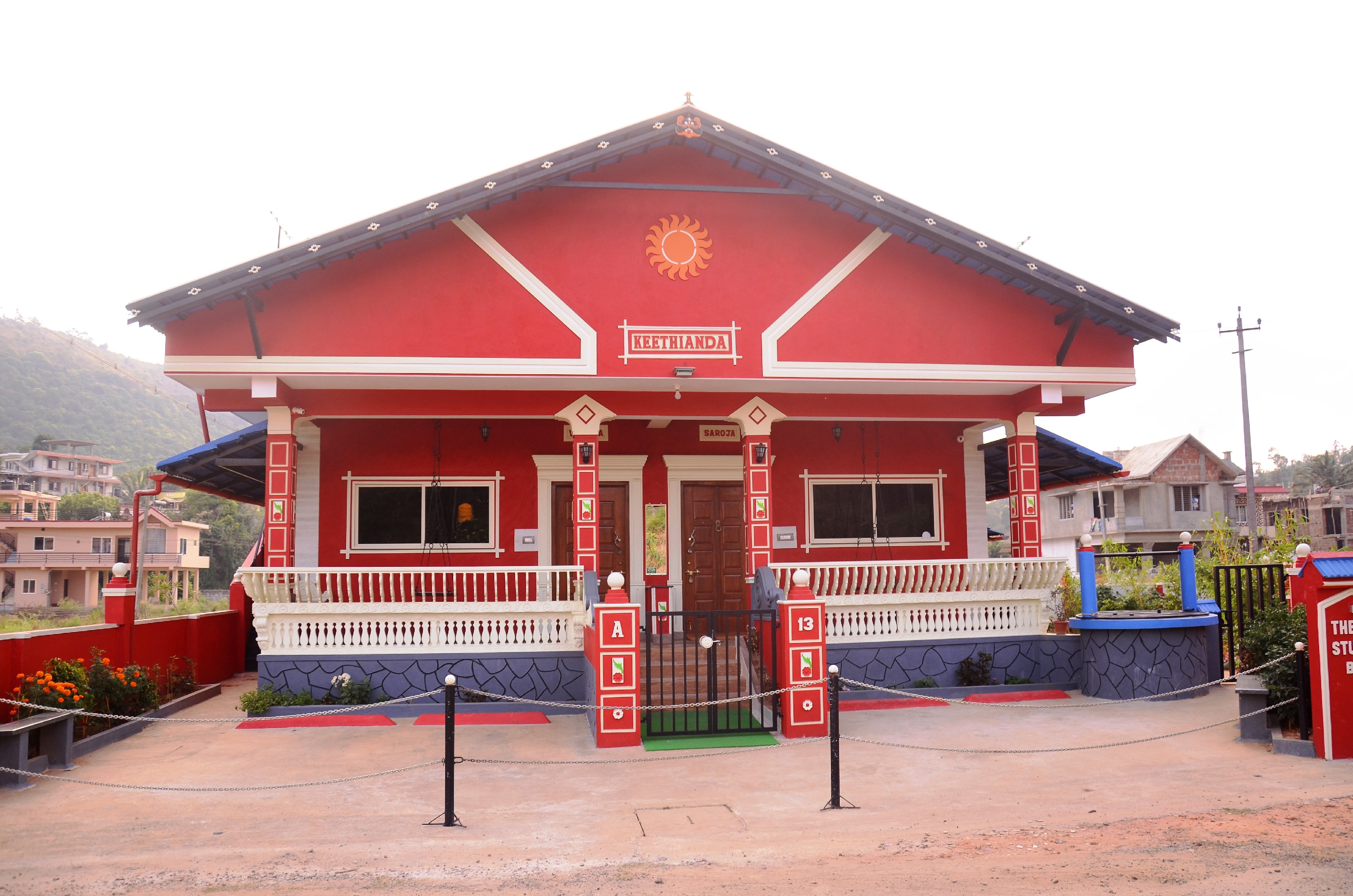 THELMAs CROFT ground floor homestay with kitchenette WiFi homefood Netflix mountain view