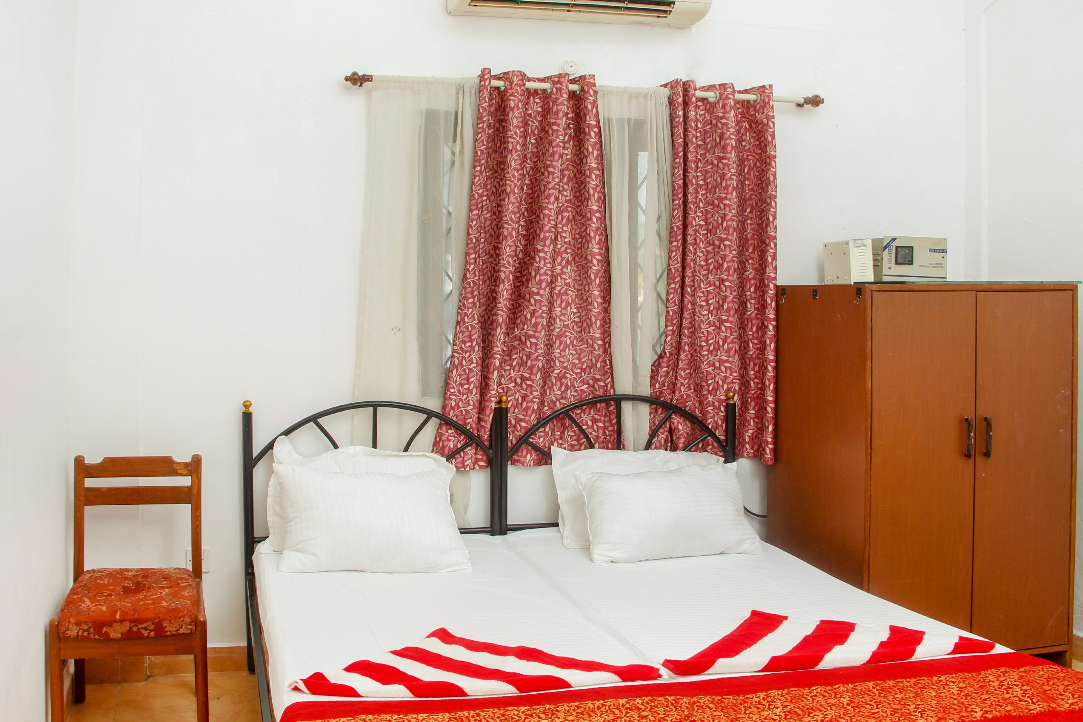 1 Bhk Apartment candolim - lawande - Tap to explore photos