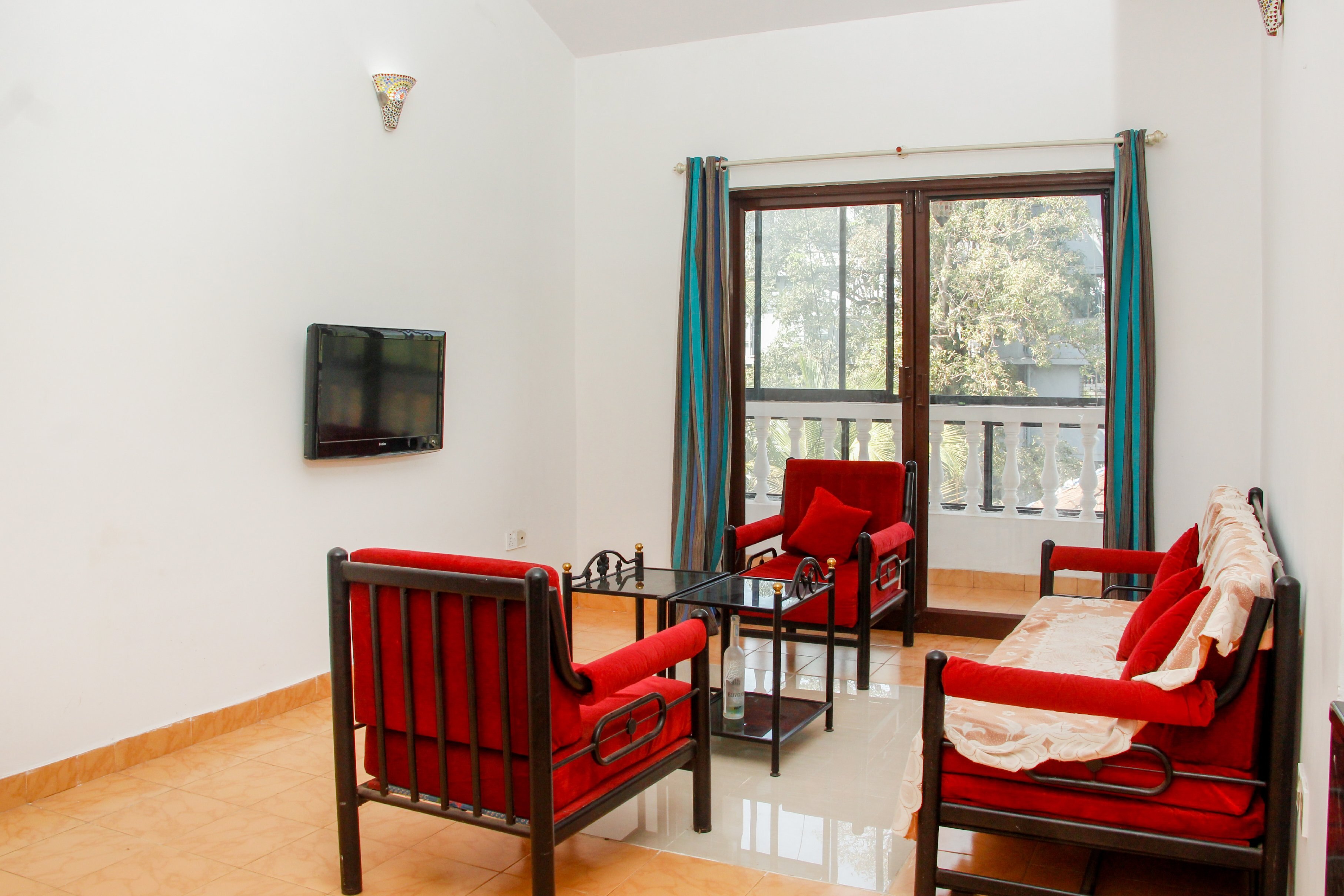 1 Bhk Apartment candolim - lawande - Tap to explore photos