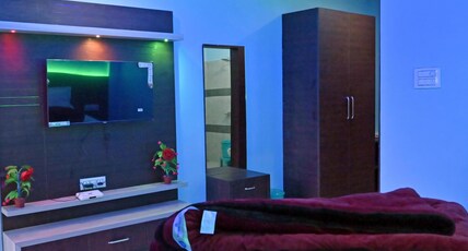 Prince Residency Room Type - Deluxe Room 
