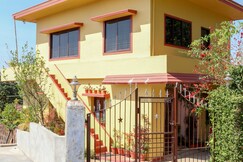 AB's Mountain View - Family Homestay