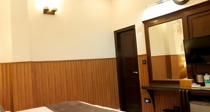 WOOD CASTLE Room Type - Deluxe Room