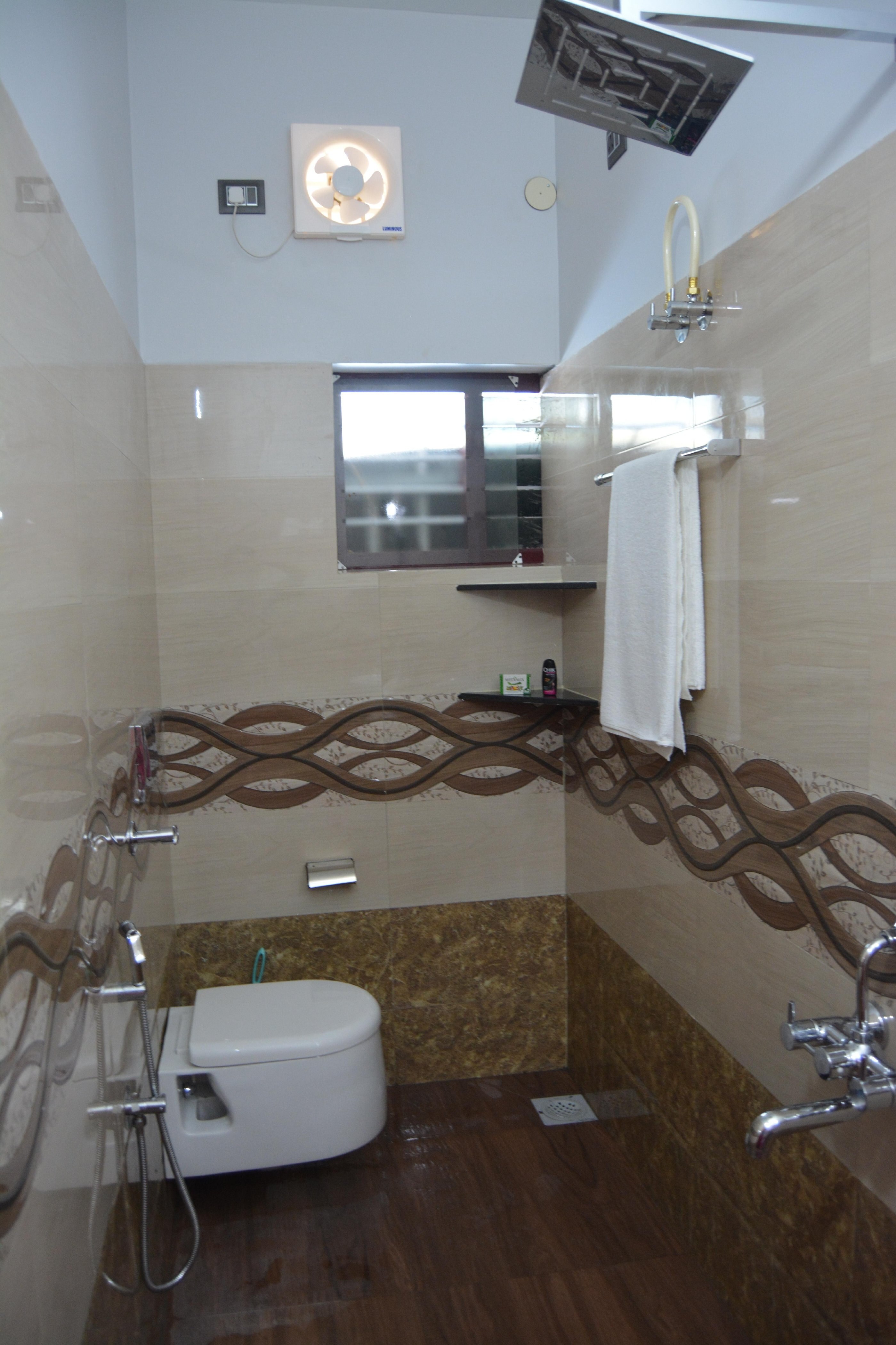 Golden Nest Homestay - Tap to explore photos