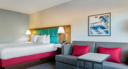 HAMPTON INN EAST AURORA NY Room Type - KING STUDY-NON SMOKING