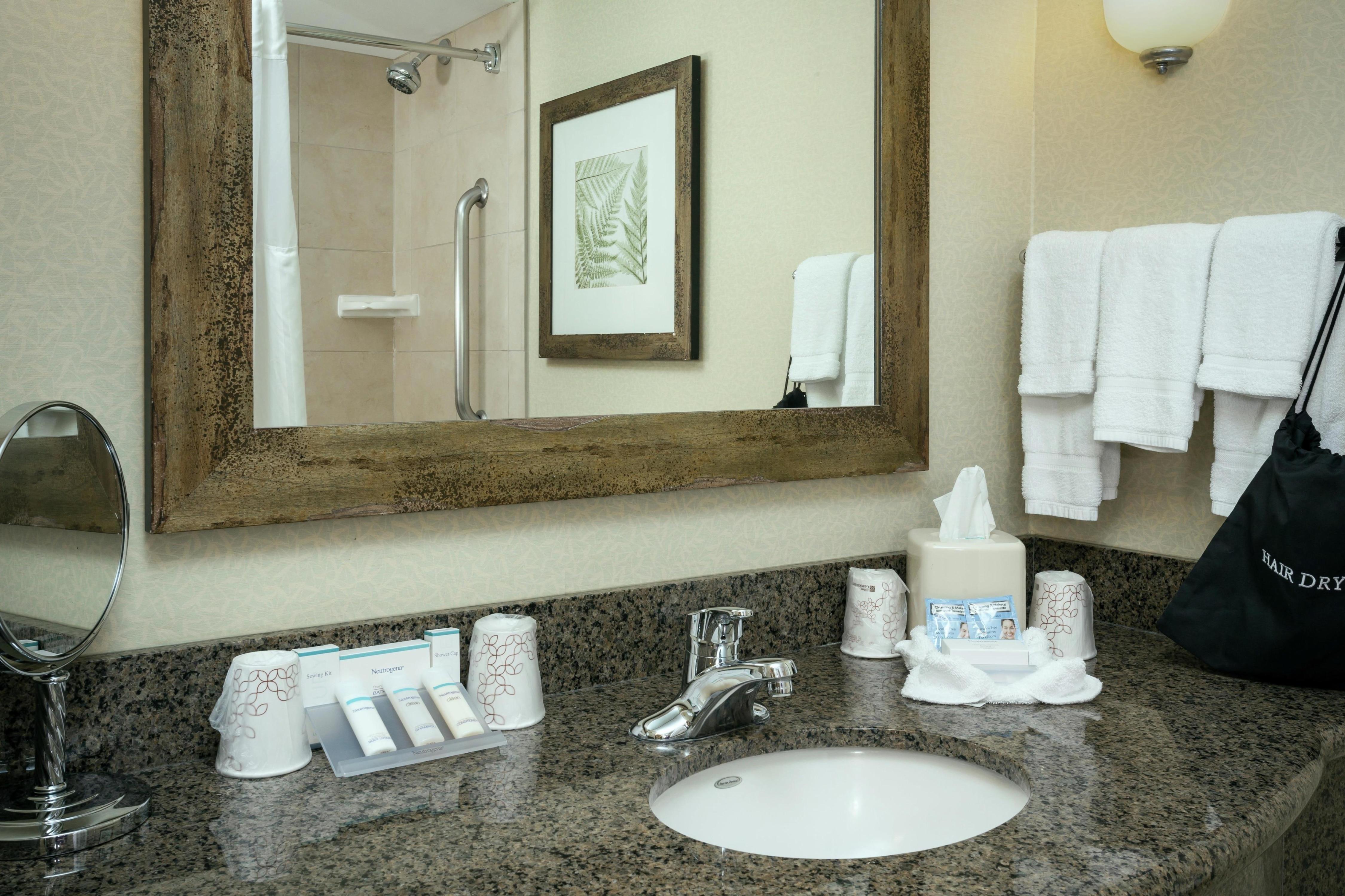 HILTON GARDEN INN SEATTLE ISSAQ - Tap to explore photos