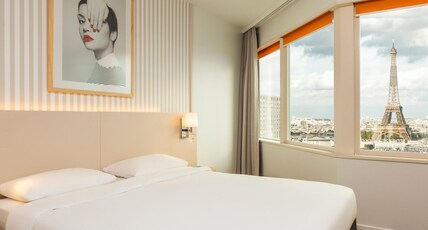 Aparthotel Adagio Paris Centre Tour Eiffel Room Type - Studio for 2 people - View of the Eiffel Tower