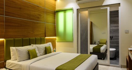 The Hubstreet Hotel Room Type - Business Room with Queen size Bed