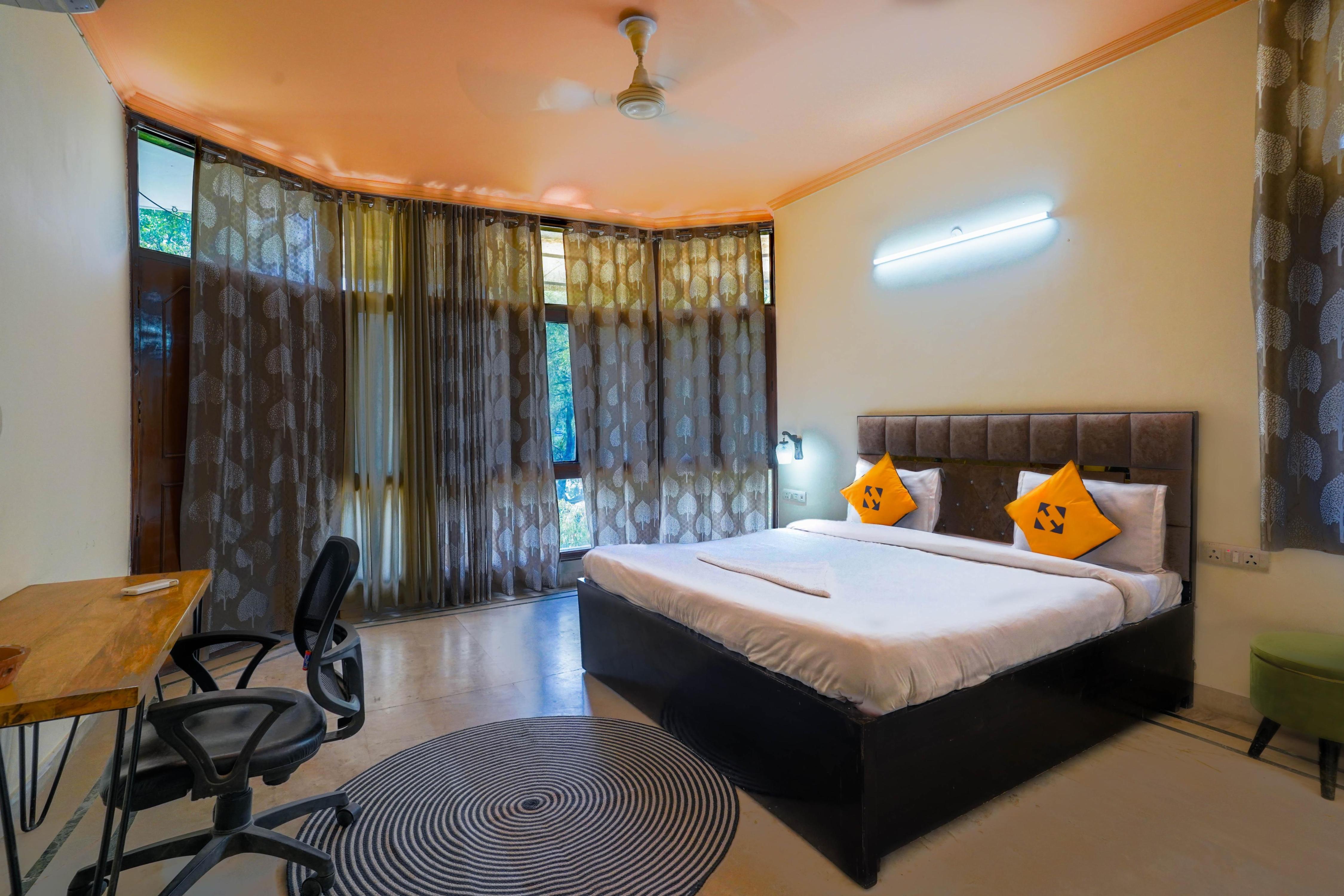 Hide-In Hostel Room Type - Deluxe King Room with attached washroom