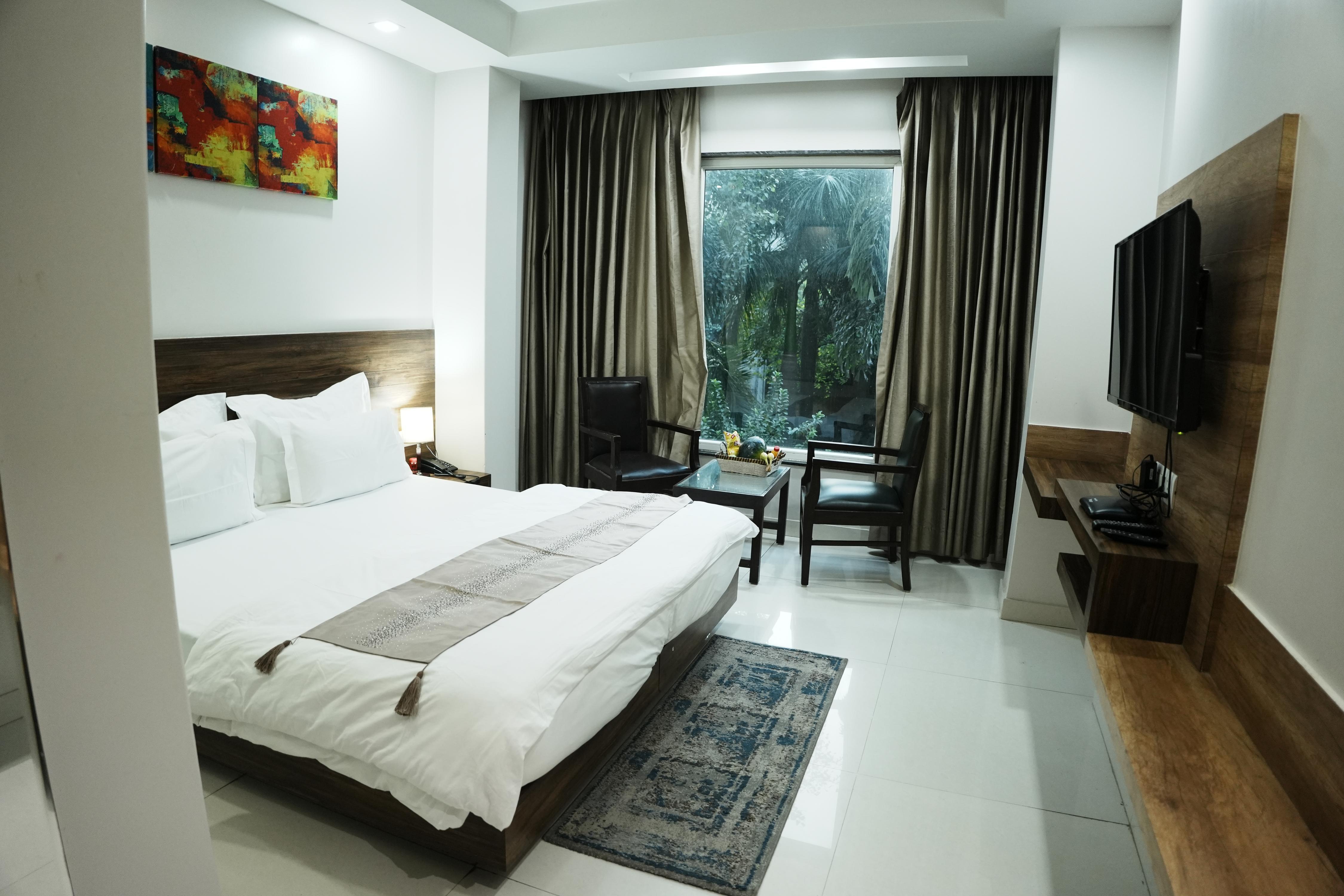 Hotel Sopan Heights - Tap to explore photos