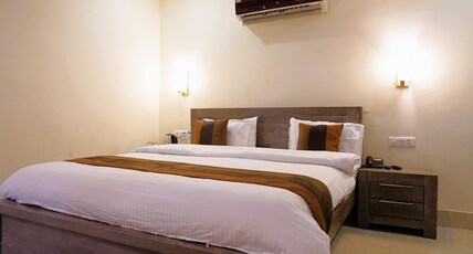 Spring Hill Resort (Mama's Rasoi) Room Type - Golf Suit