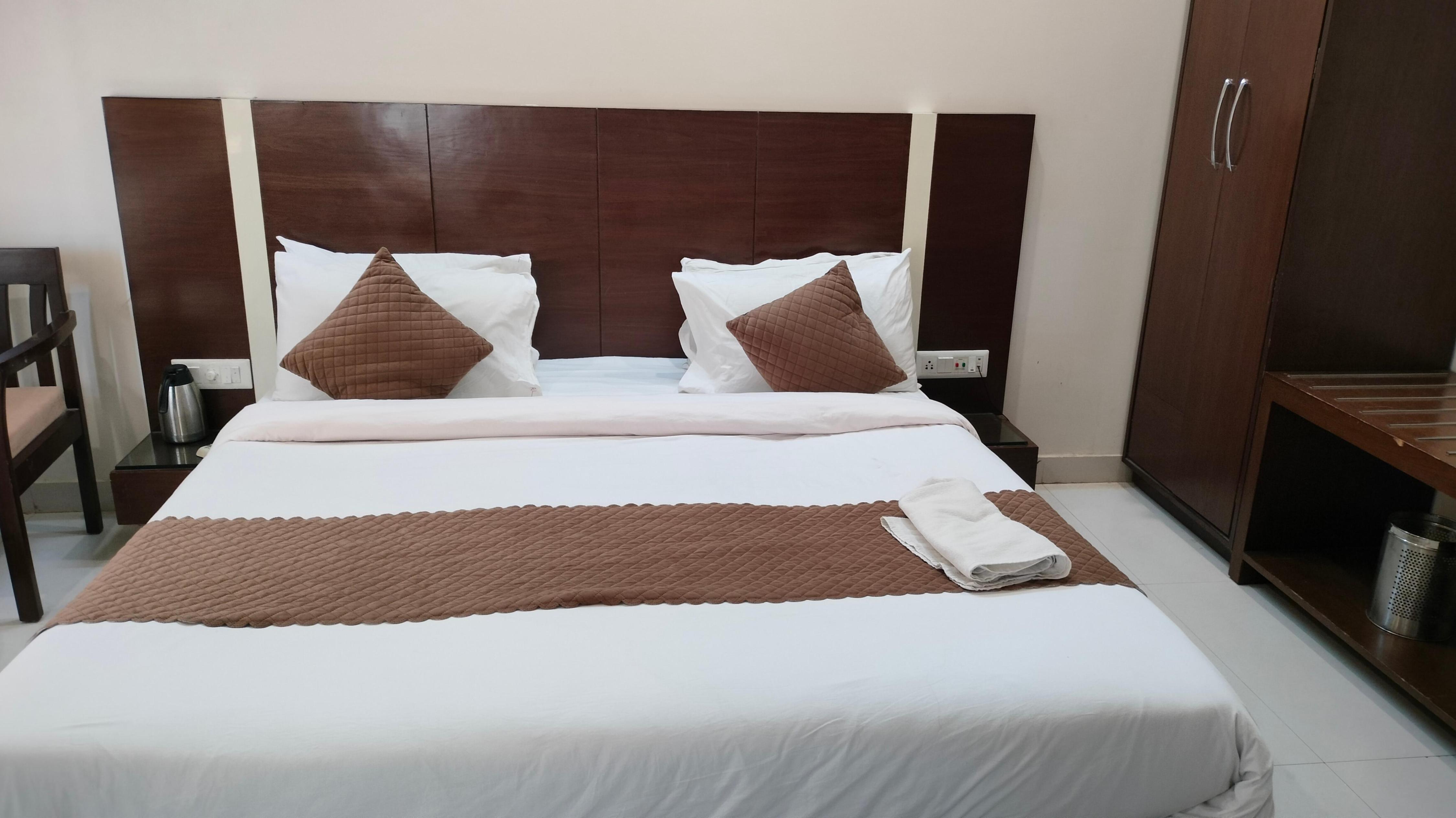 HOTEL ROYAL INN Room Type - Superior  Room