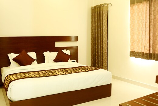 HOTEL ROYAL INN