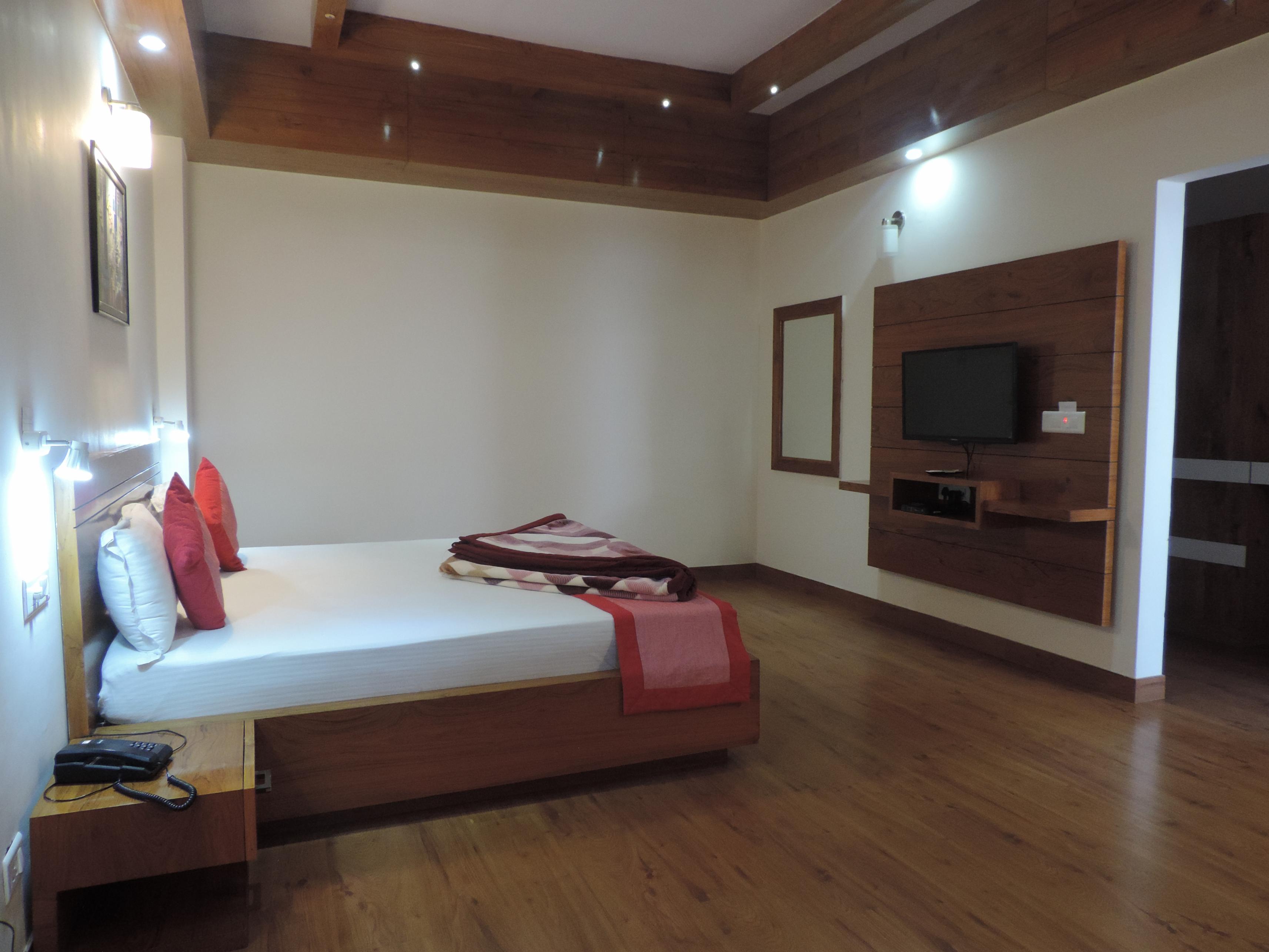 The Majestic Cedar | 2km From Mall Road, Stags not allowed Room Type - Deluxe Valley View
