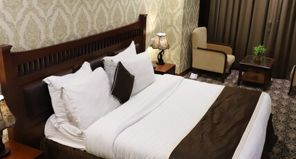 Hotel VRC Room Type - Royal Room Hotel VRC Room Type - Royal Room