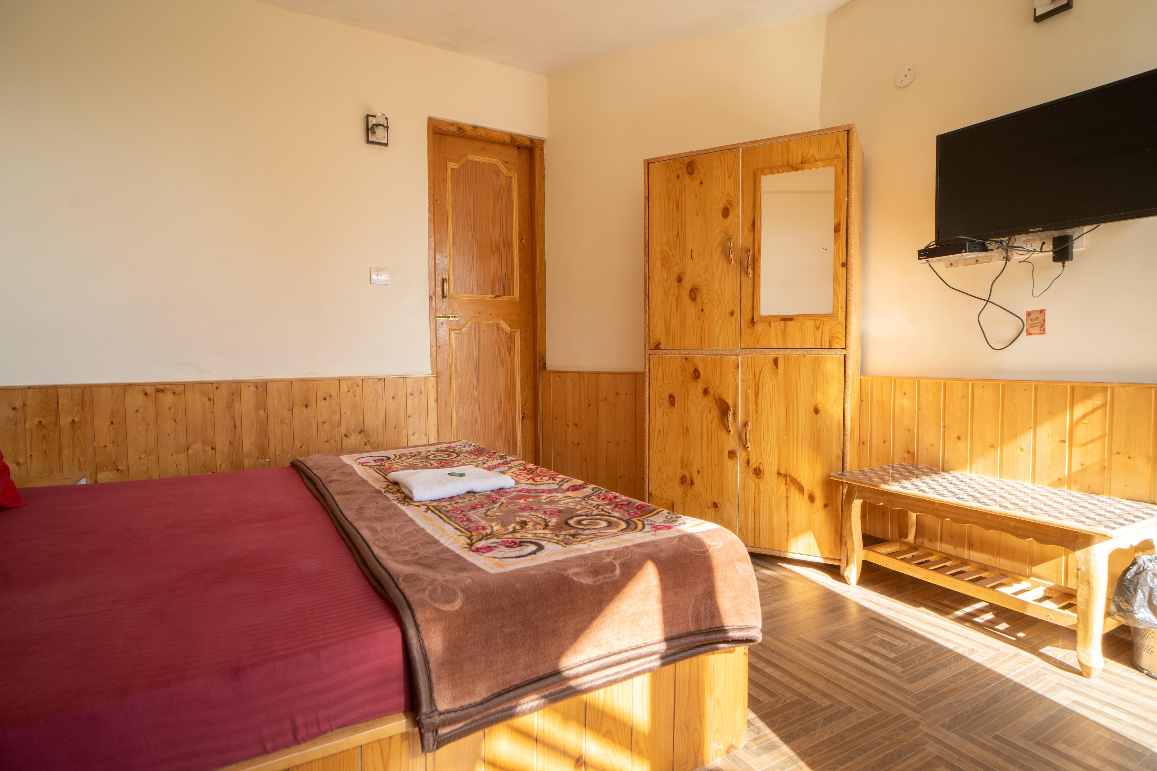 TIMBERWOLVES, Traveller's Lodge Room Type - Standard Room