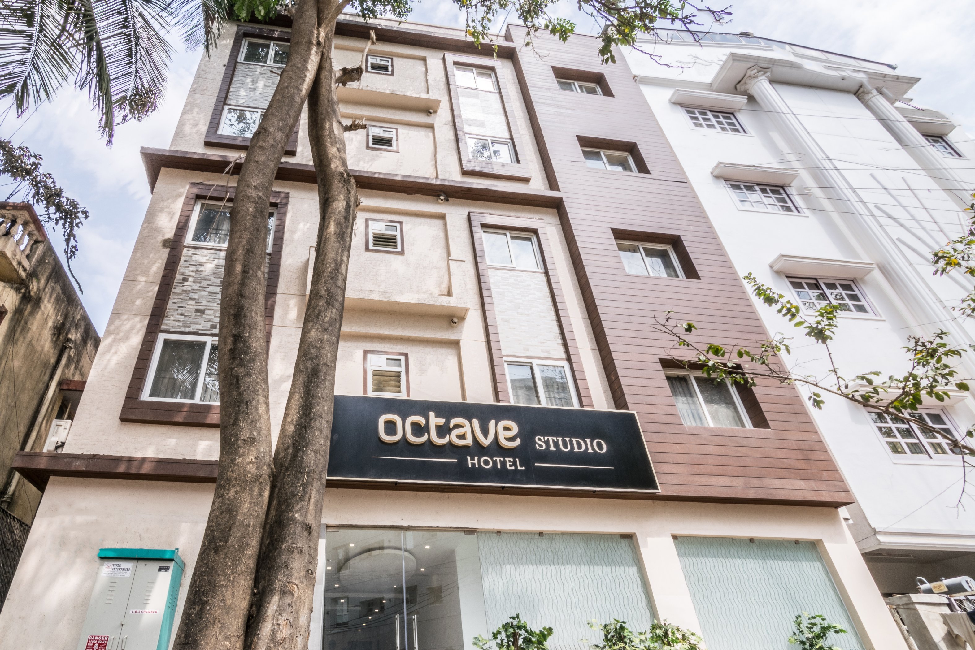 Octave Studio Hotel - Tap to explore photos