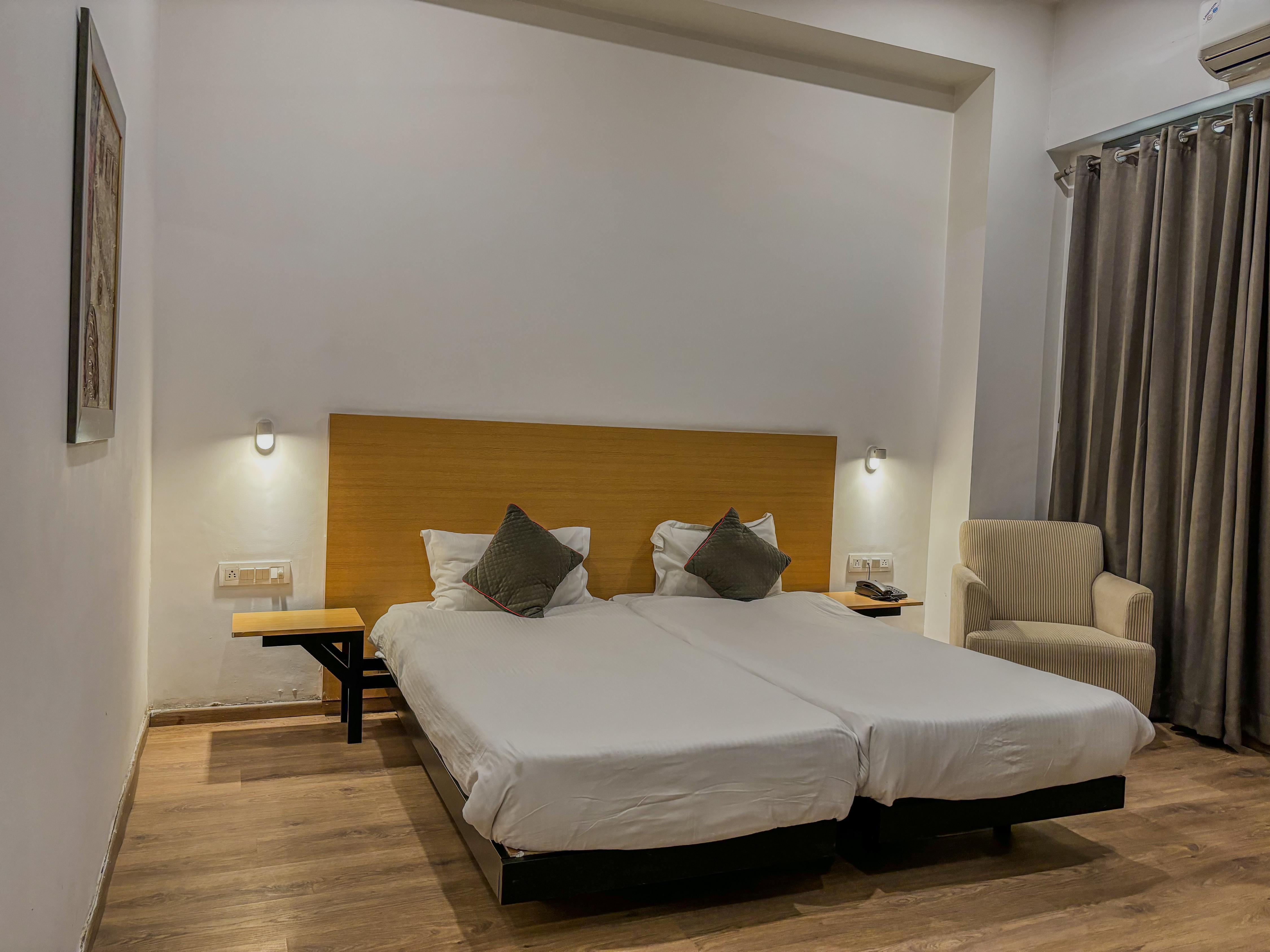 Hotel Bizzotel Room Type - Deluxe Twin Room with Swimming Pool access
