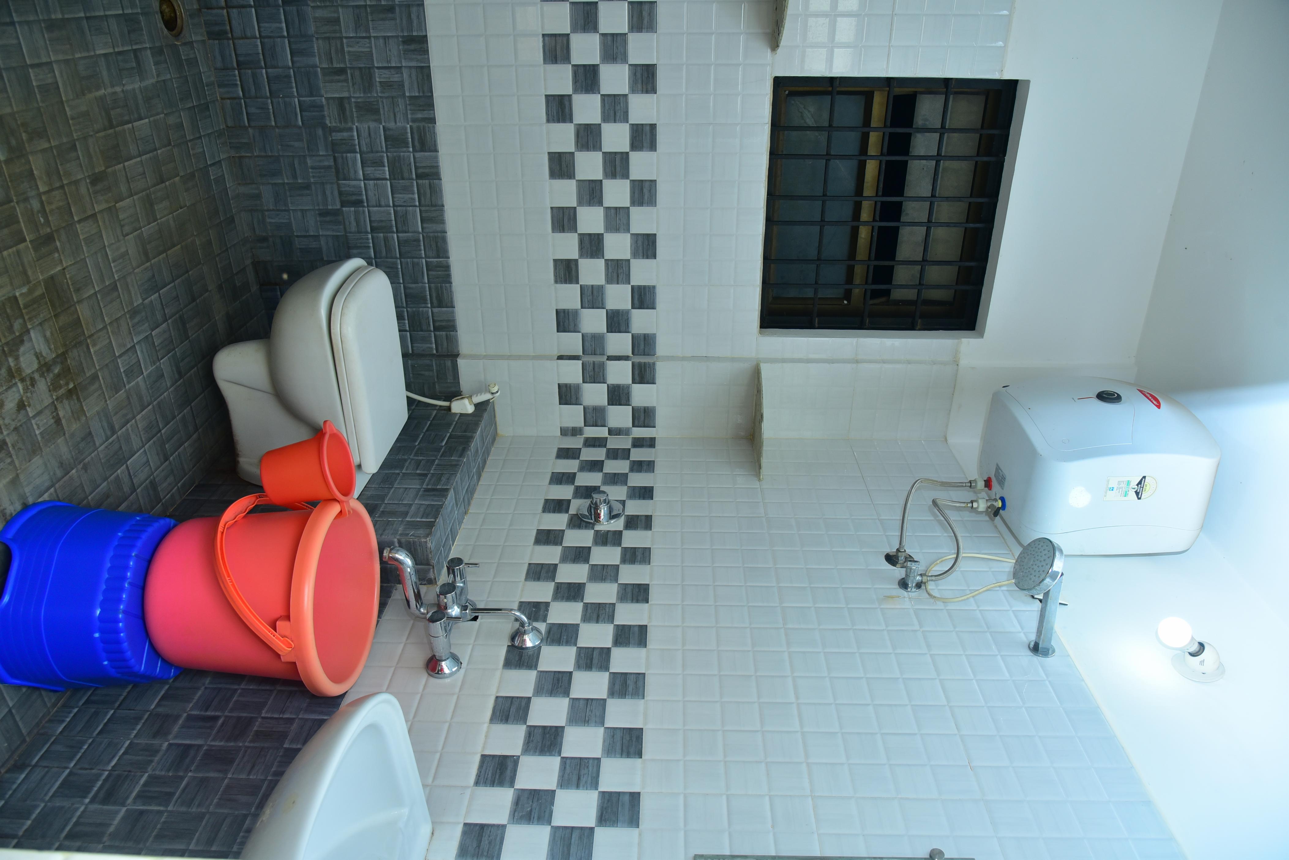 Vishwas Guest Inn - Tap to explore photos