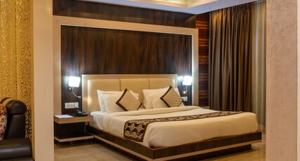 Hotel Heiga Room Type - Suite AC Room
