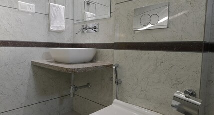 HOTEL LUXURA Room Type - EXECUTIVE ROOM