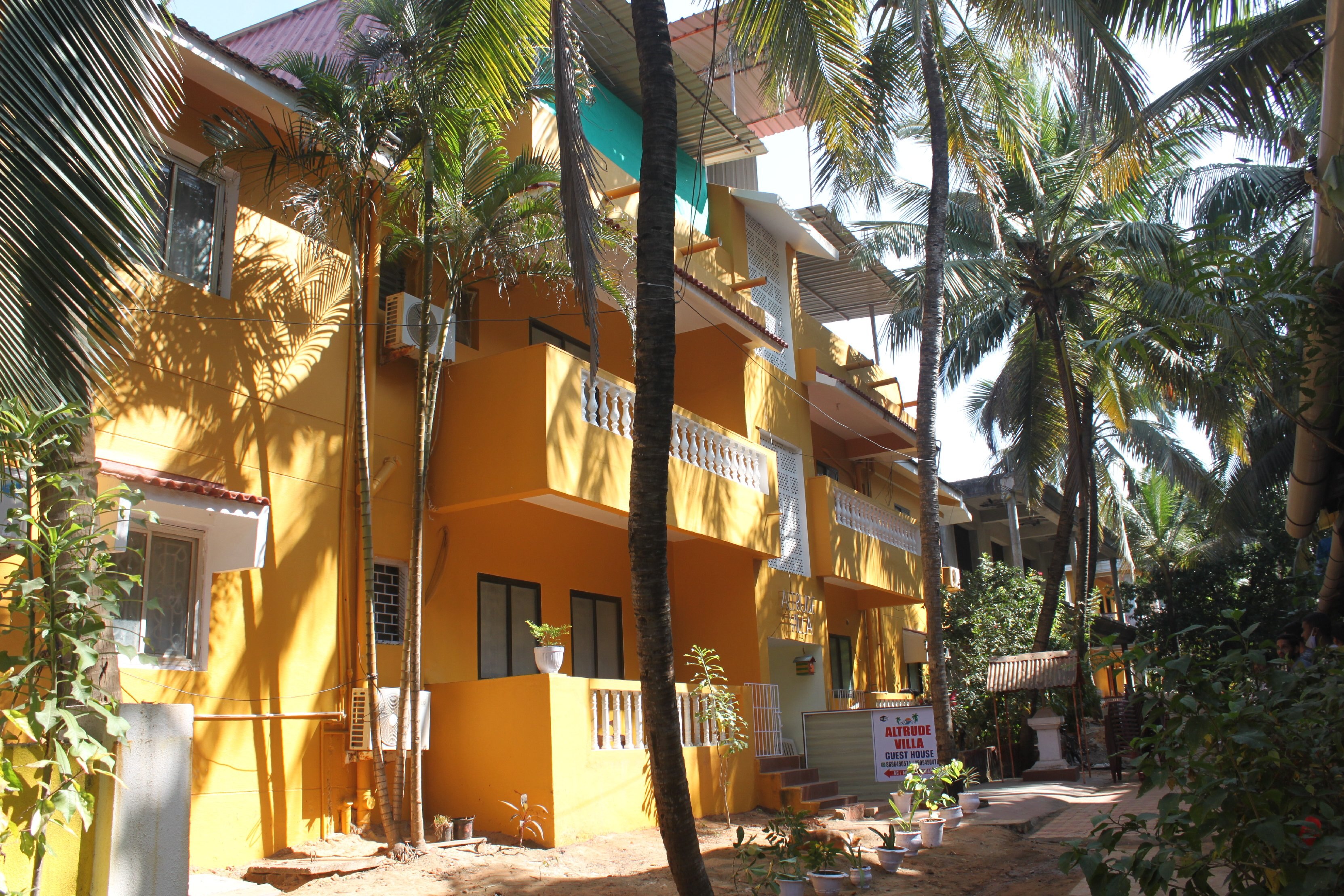 Altrude Villa | Rooms Near Beach - Tap to explore photos