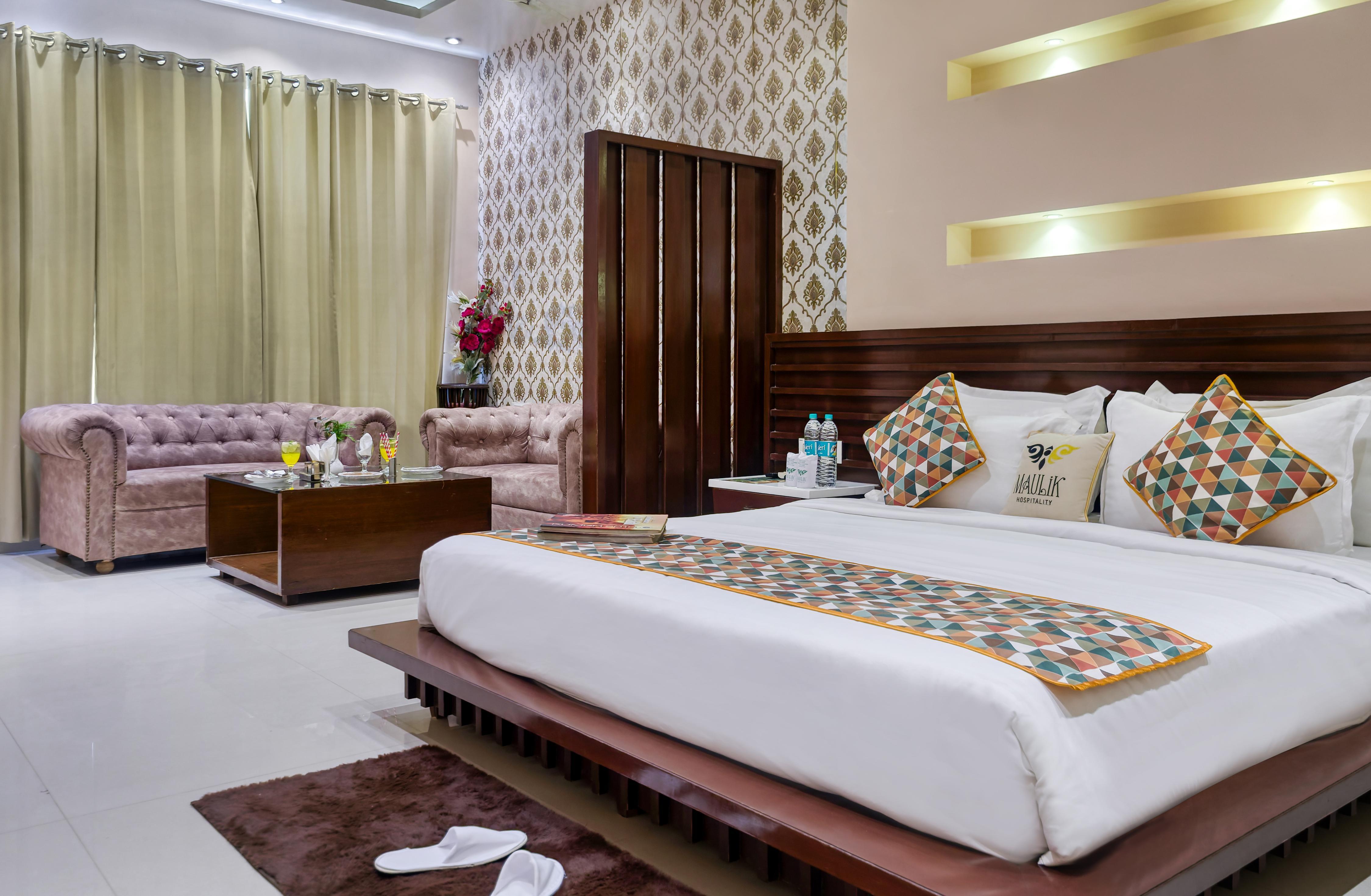 Maulik Mansion Resort