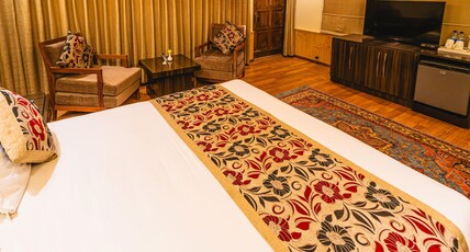 The Orchard Retreat & Spa Room Type - Elegant Chalet with Balcony and Garden View The Orchard Retreat & Spa Room Type - Elegant Chalet with Balcony and Garden View